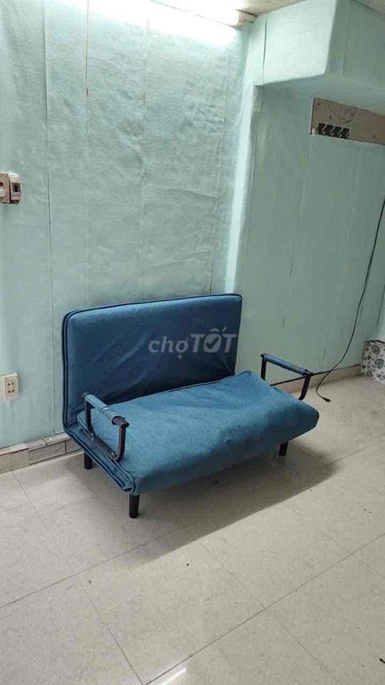 cho thuê phòng trên tầng 3 có cầu thang riêng thoáng mát