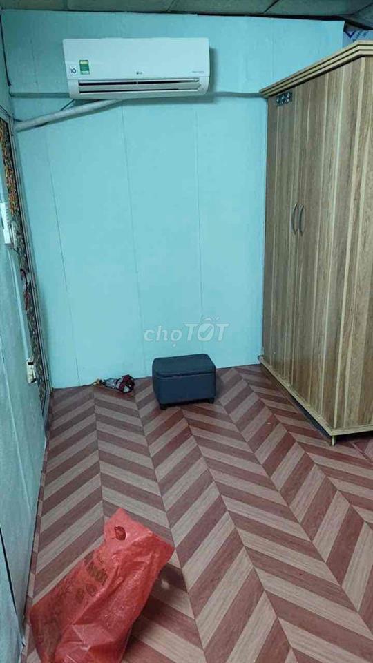 cho thuê phòng trên tầng 3 có cầu thang riêng thoáng mát