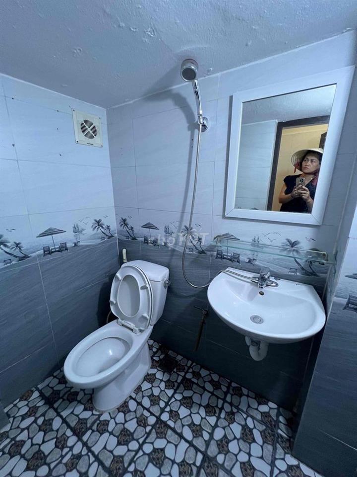 Cho thuê nhà nguyên căn dt 20mx4t - giá 9tr 3ngủ 3vs điện nước giá dân