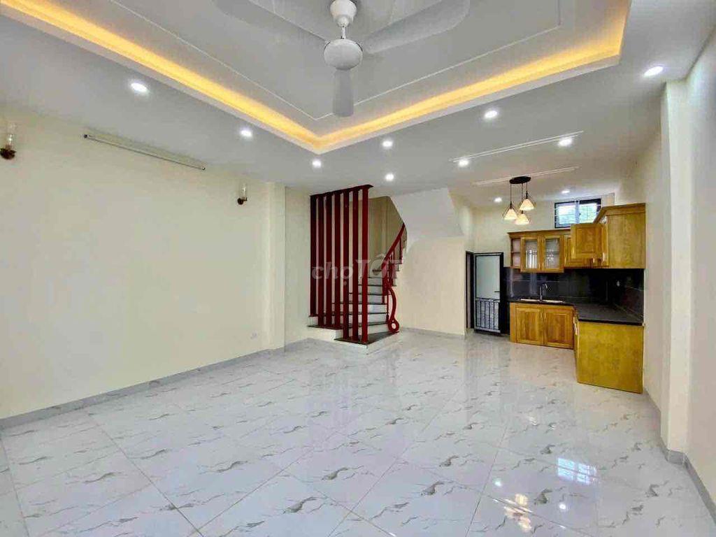nhà 4T tại Phụng Châu Chương Mỹ gần chợ với 2.5 tỷ