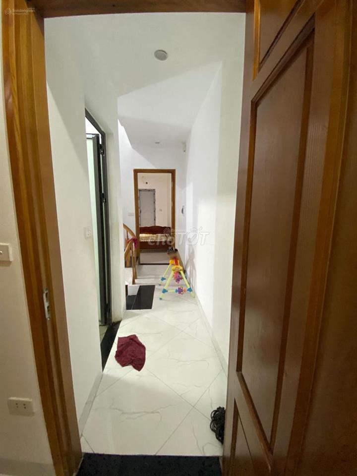 Cho thuê nhà riêng 3 tầng 3 ngủ thoáng mát Đồng Nhân, Đông La
