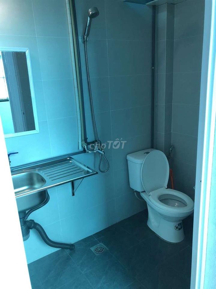 cho nam thuê phòng trọ, nhà 5 tầng mới xây, khép kín.