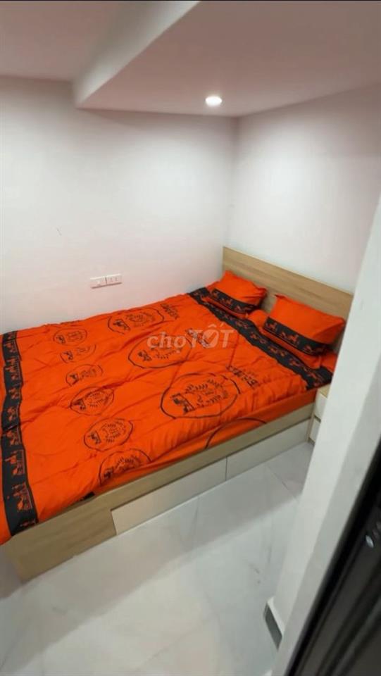  Nhà 5 tầng mới, 5phút đi ra nhà hát lớn. 