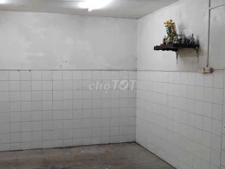 Cho thuê nhà 2 tầng tại khu tập thể 16A Phố Lý Nam Đế -