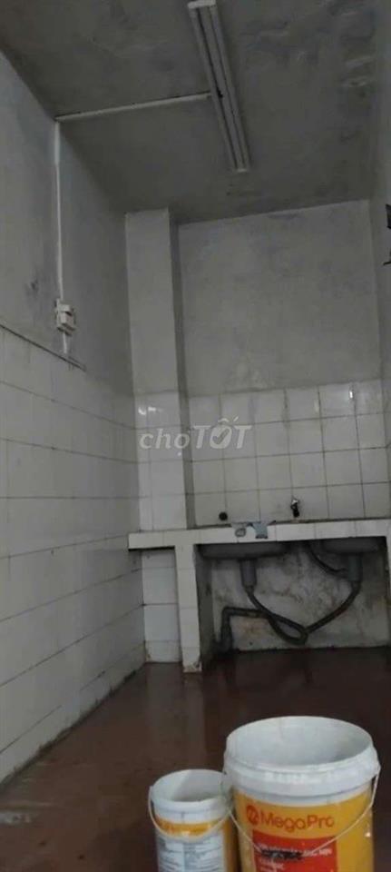 Cho thuê nhà 2 tầng tại khu tập thể 16A Phố Lý Nam Đế -