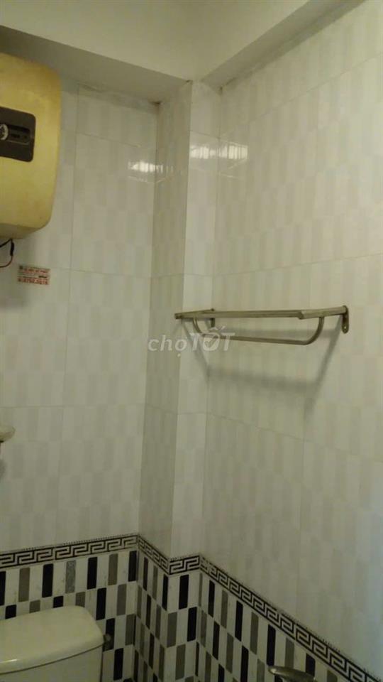 Cho thuê nhà 4 tầng, sát mặt phố Trần Quốc Toản