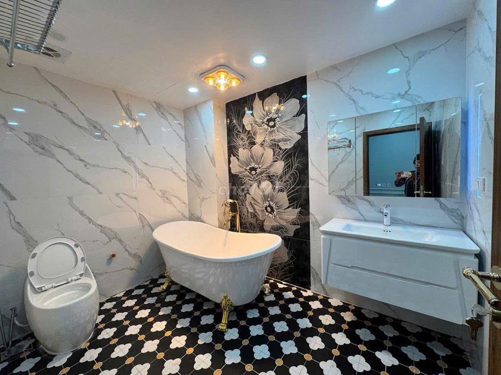  Hồ Đền Lừ -7 Tầng Thang Máy - Ô Tô Ngủ Trong Nhà | 62m²   Giá 24,5 tỷ