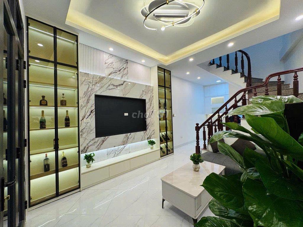 NHÀ ĐẸP - ĐƯỜNG HOÀNG MAI |34M - 5 TẦNG | GIÁ 8.35 TỶ