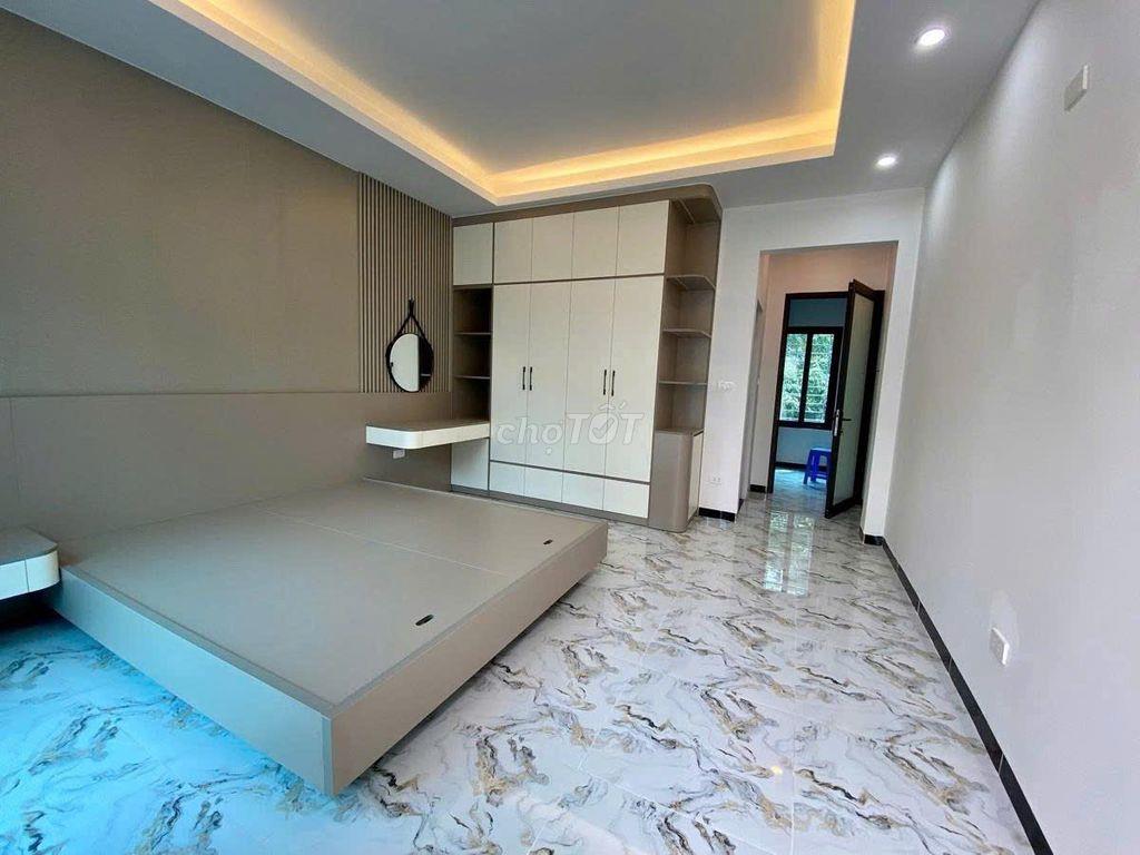 NHÀ HIẾM - 5 TẦNG CÓ THANG MÁY - ĐƯỜNG MINH KHAI - 33M - GIÁ 7.5 TỶ