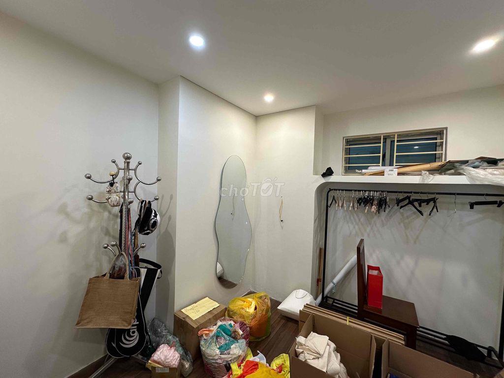 Tôi chính chủ cần bán chung cư view hồ Linh Đàm