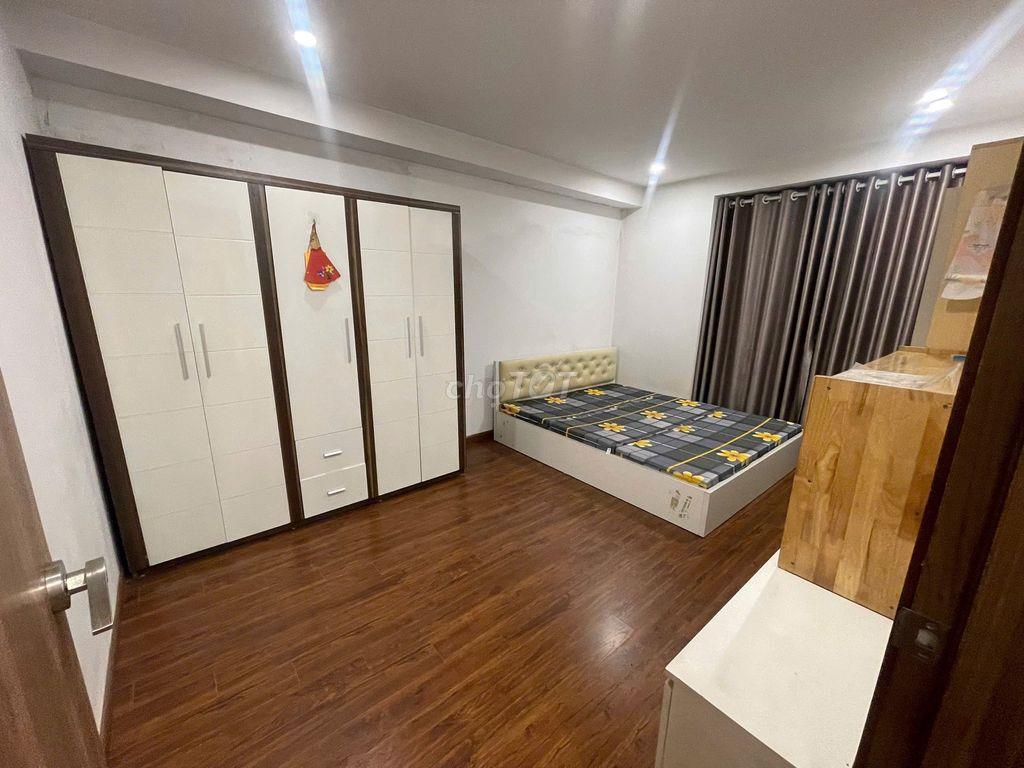 Cho thuê CHCC Sky Central 176 Định Công mặt đường 2.5