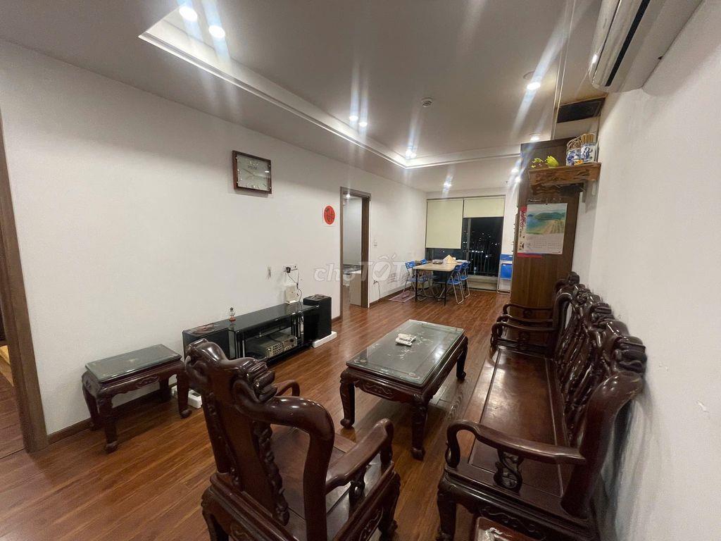 Cho thuê CHCC Sky Central 176 Định Công mặt đường 2.5