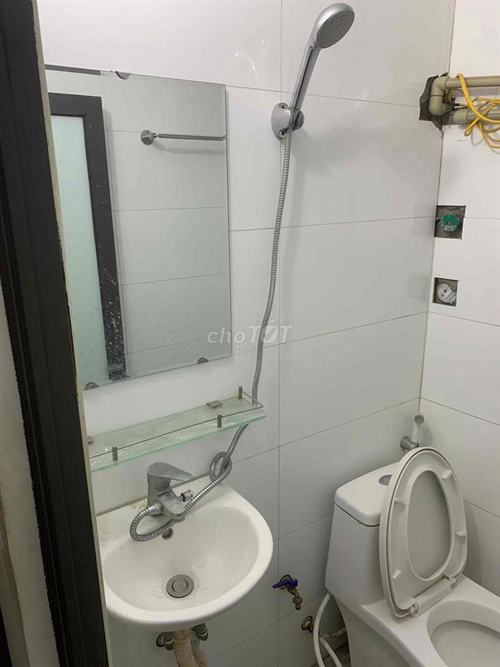 nhà 3 tầng ,1 tum