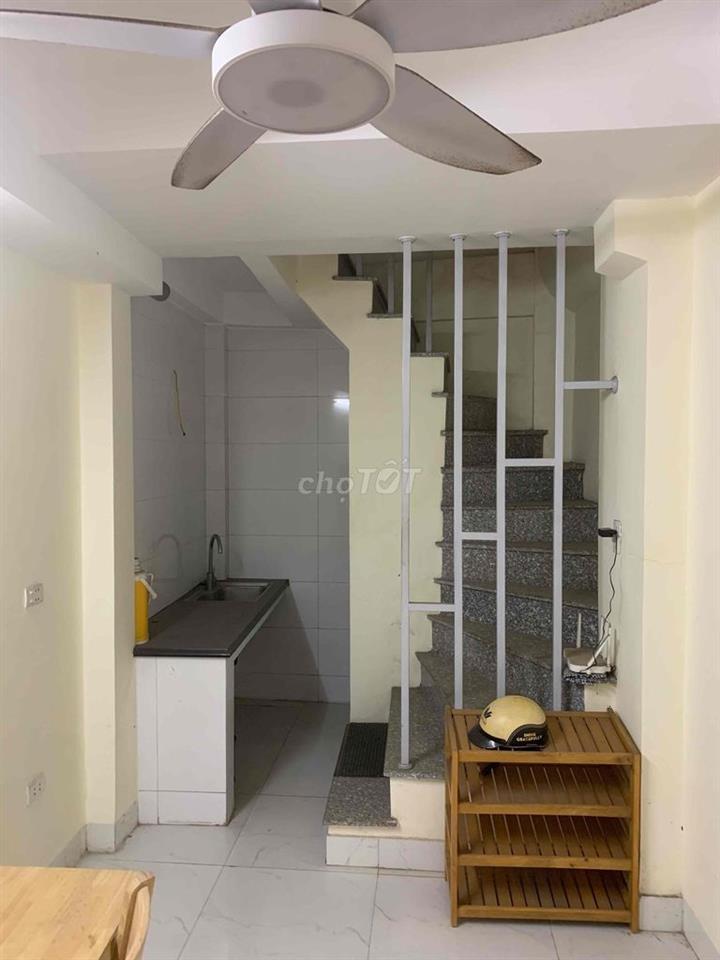 nhà 3 tầng ,1 tum