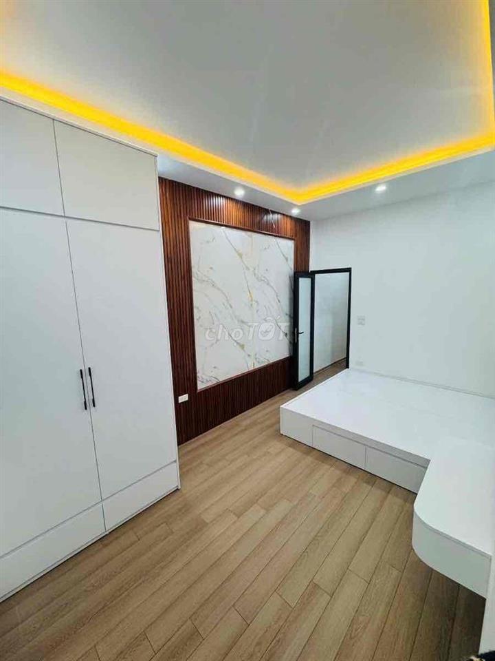 BÁN GẤP NHÀ TÂN MAI - NGÕ BA GÁC TRÁNH XE MÁY - 40m2 - 4 Tầng