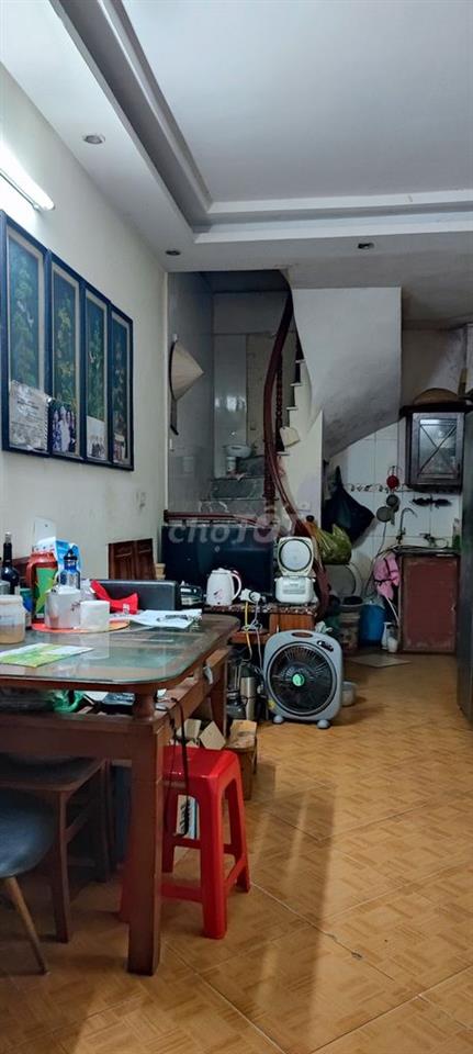 Chính chủ cần bán căn nhà 5 tầng ở phố Đông Thiên, đường Lĩnh Nam