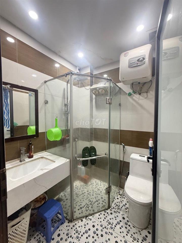 Bán nhà Hoàng Mai 5 tầng hiện đại - Cách 2 nhà ra phố