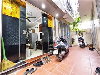 nhà năm tầng mới xây chính chủ có sổ ko thuộc dự án