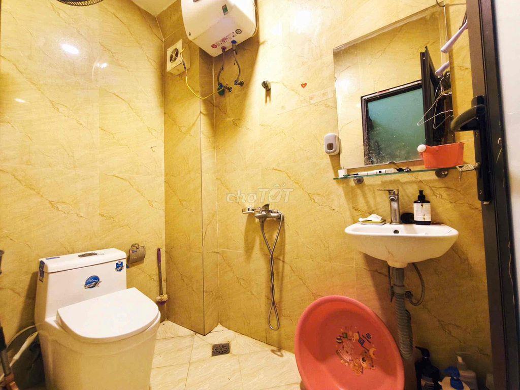 cắt lỗ bán gấp