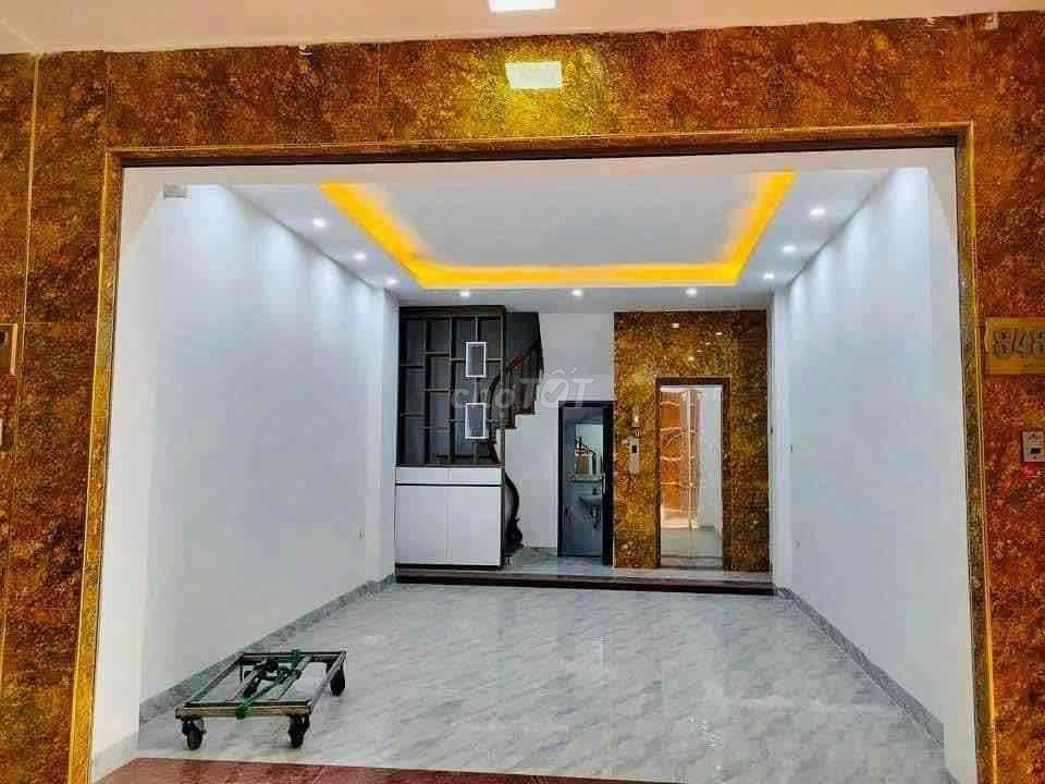 Mình cần bán căn nhà Linh Đàm, 6 tầng có thang máy, ngõ thông, ô tô đỗ