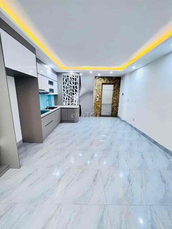 Mình cần bán căn nhà Linh Đàm, 6 tầng có thang máy, ngõ thông, ô tô đỗ