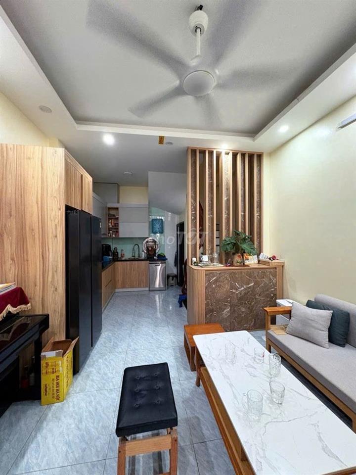 Bán Nhà Đẹp Hoàng Mai. 32m2, 5 tầng, mặt tiền 3.4m2, Ô tô tránh.