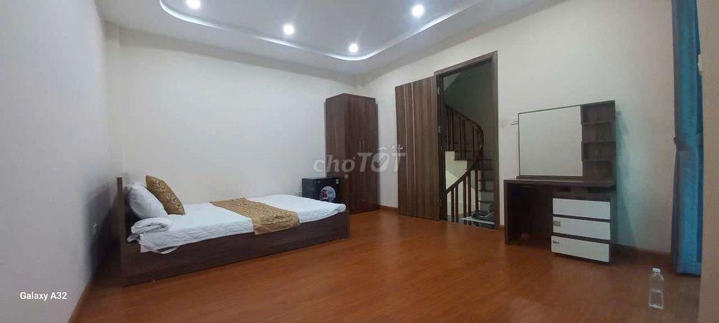 Cho thuê thuê nhà tại phố Nam Dư