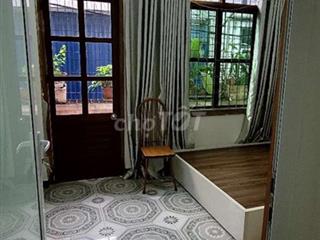 Nhà mới sửa chỉ cho hộ gia đình thuê hoặc làm văn phòng
