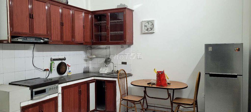 Nhà mới sửa chỉ cho hộ gia đình thuê hoặc làm văn phòng