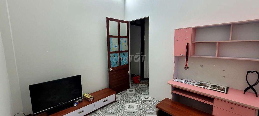Nhà mới sửa chỉ cho hộ gia đình thuê hoặc làm văn phòng