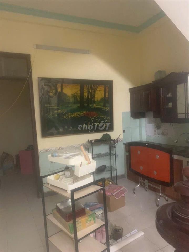 Cho thuê nhà rộng riêng biệt đẹp ngõ 156 Tam Trinh, 3PN, 8,5tr/th