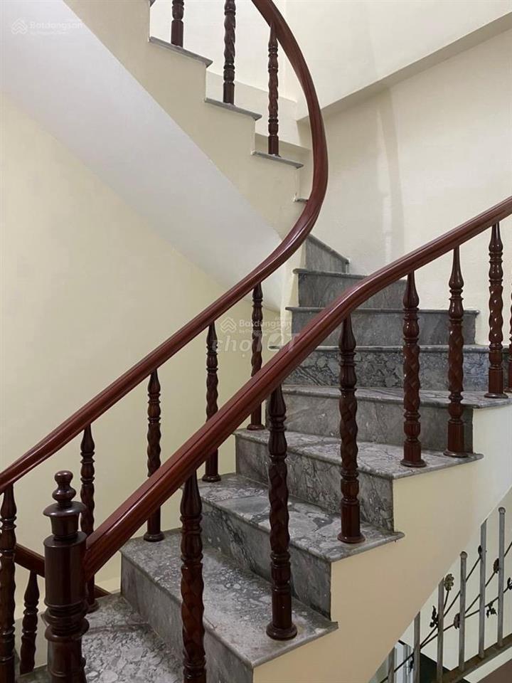 Cho thuê nhà rộng riêng biệt đẹp ngõ 156 Tam Trinh, 3PN, 8,5tr/th