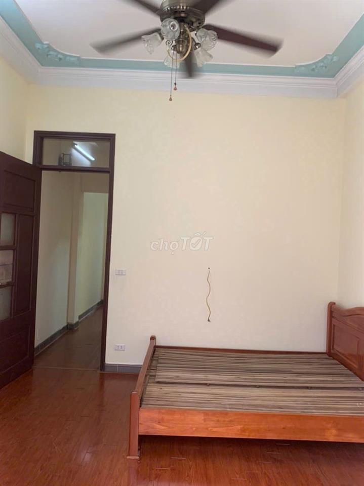 Cho thuê nhà rộng riêng biệt đẹp ngõ 156 Tam Trinh, 3PN, 8,5tr/th