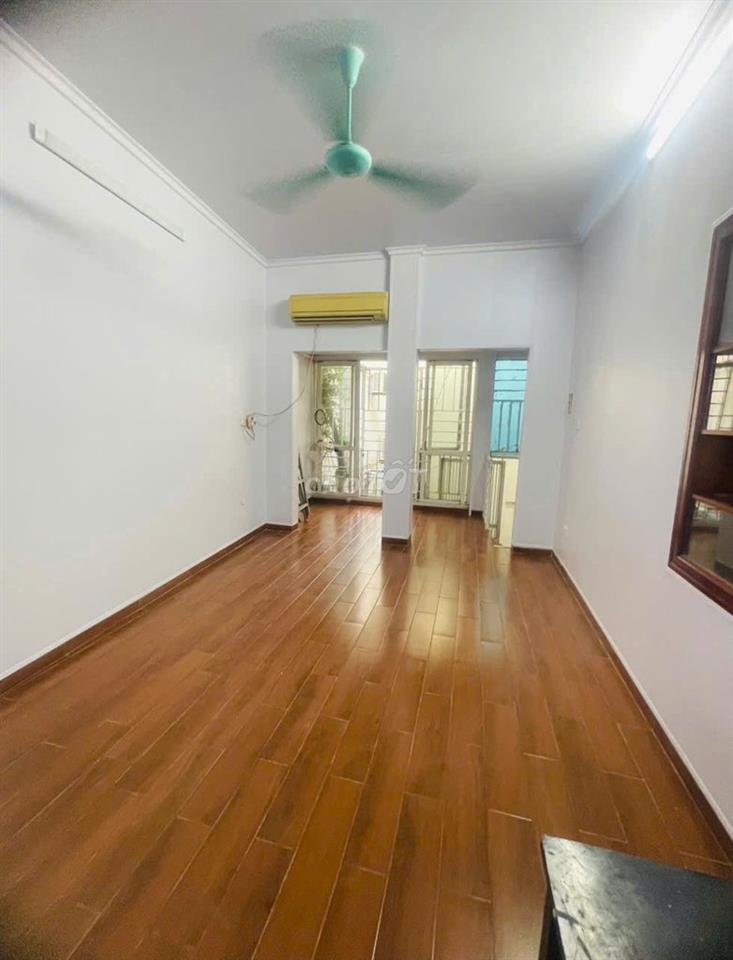 Cho thuê nhà mới 42m2 x 2T, phố Phó Đức Chính  KD online, Gđ ở, 10tr