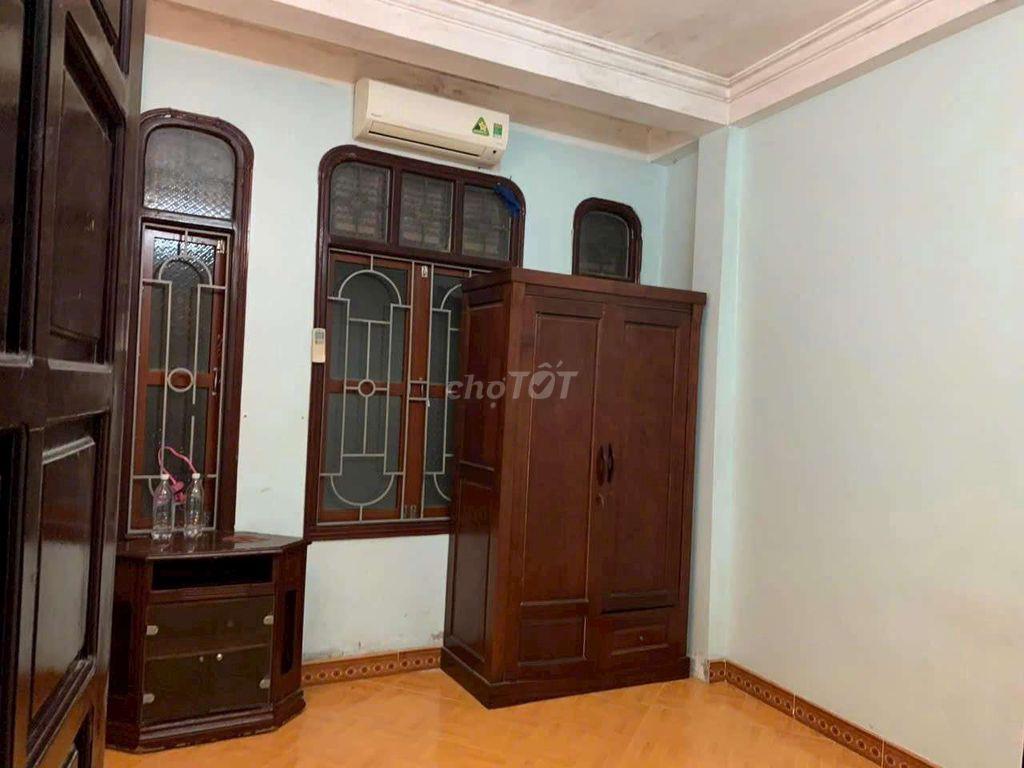 Cho thuê nhà yên tĩnh sạch sẽ