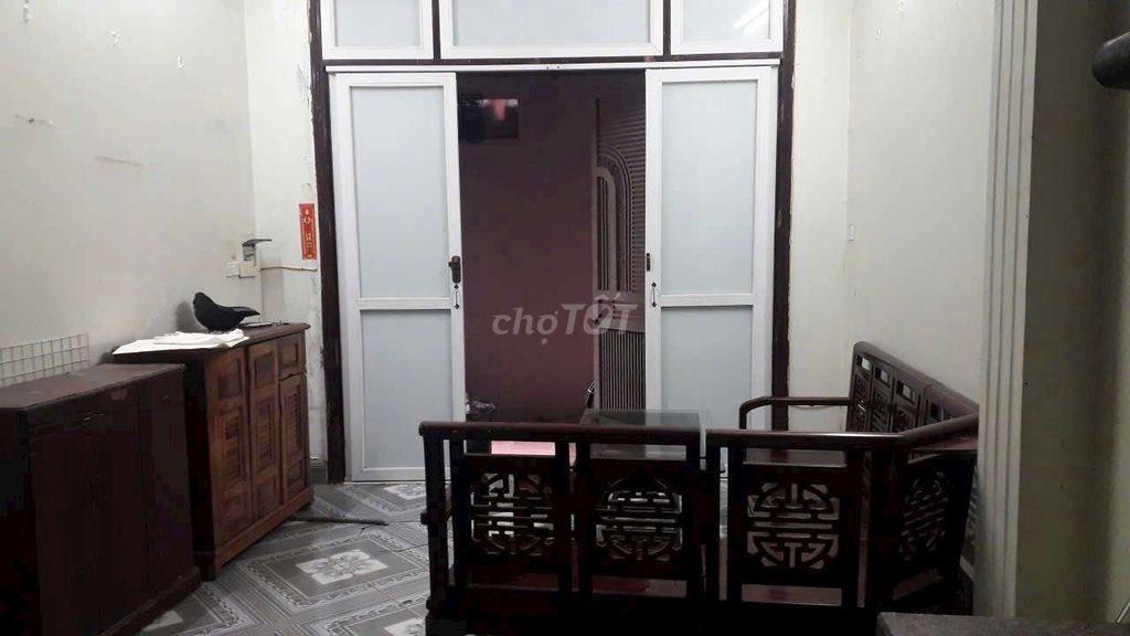 Cho thuê nhà yên tĩnh sạch sẽ