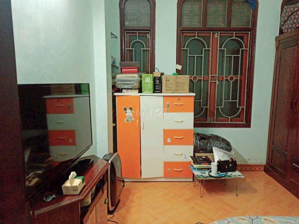 Cho thuê nhà yên tĩnh sạch sẽ