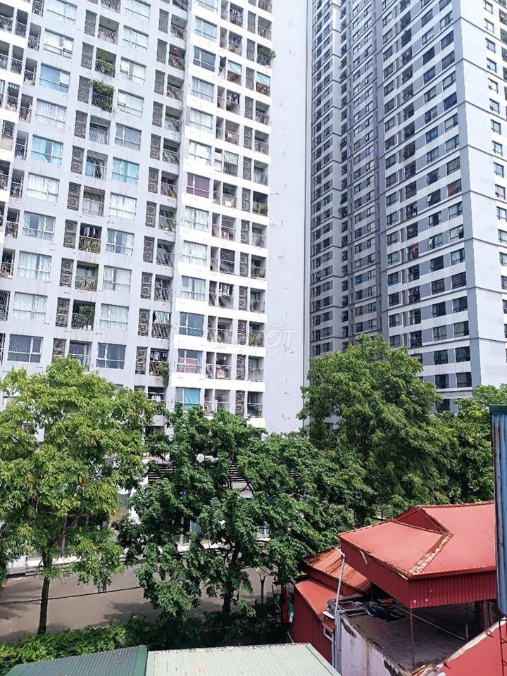 Cho thuê nhà 4 tầng 60m2 ngõ 13 Lĩnh Nam gần Sunshine Garden, view đẹp