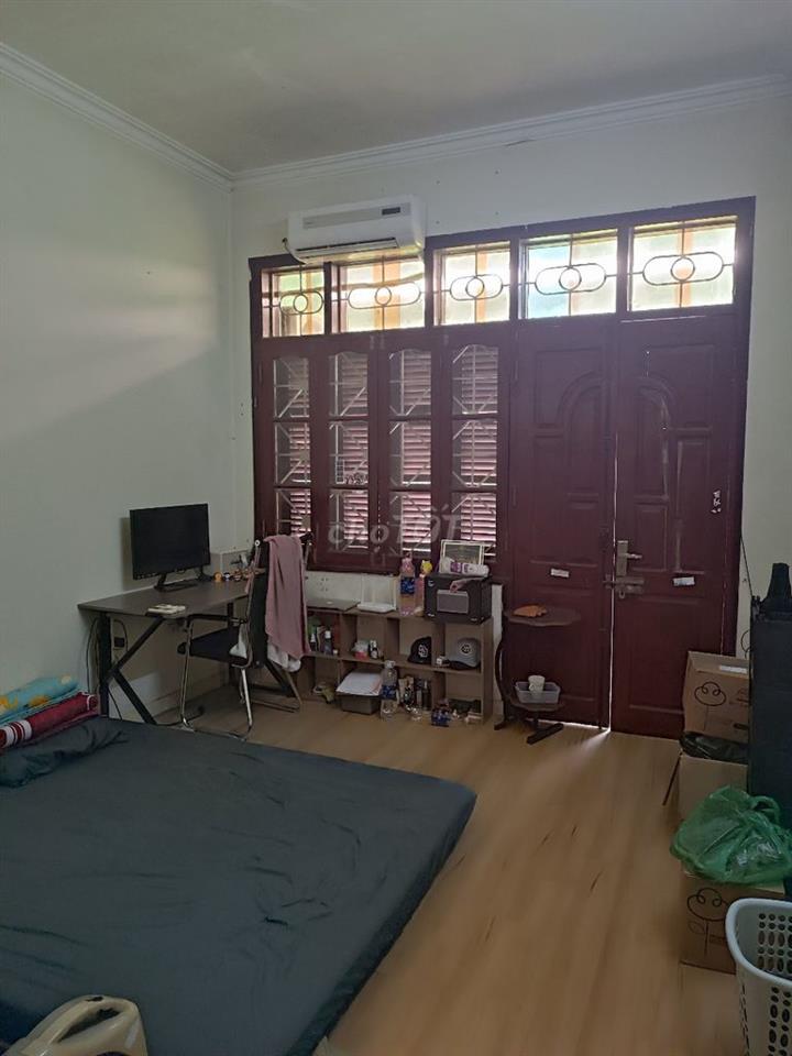 Cho thuê nhà 4 tầng 60m2 ngõ 13 Lĩnh Nam gần Sunshine Garden, view đẹp