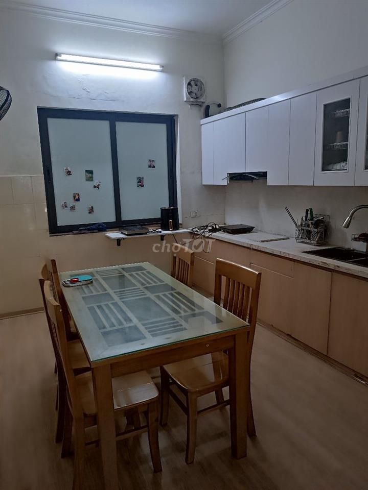 Cho thuê nhà 4 tầng 60m2 ngõ 13 Lĩnh Nam gần Sunshine Garden, view đẹp