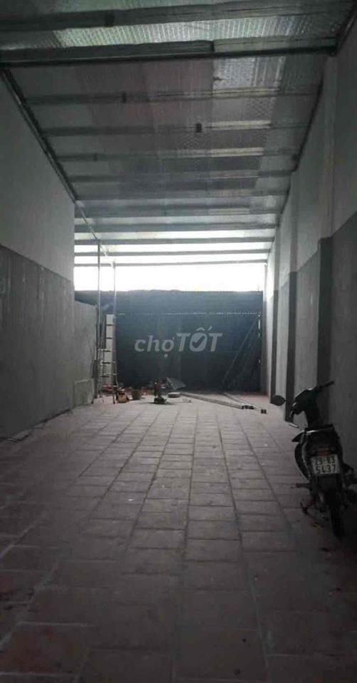 xưởng 100m2 phố nam dư, có gác xép, đường rộng 2 ô tô tránh nhau