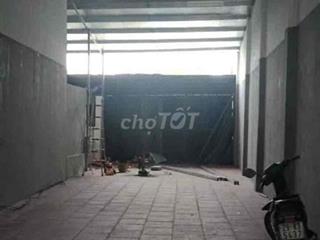 xưởng 100m2 phố nam dư, có gác xép, đường rộng 2 ô tô tránh nhau