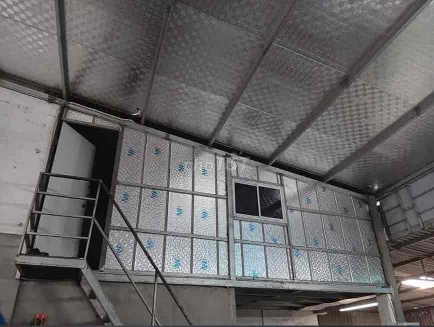 xưởng 100m2 phố nam dư, có gác xép, đường rộng 2 ô tô tránh nhau