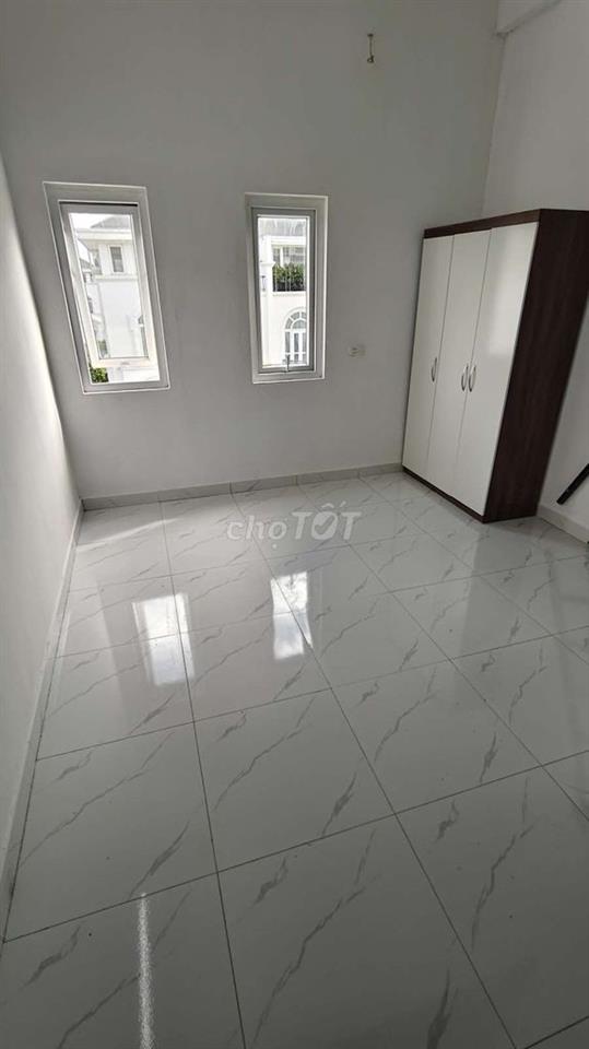 Ngay Khu Đô Thị louis Hoàng Mai