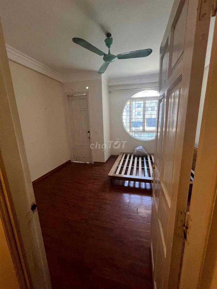 Cho thuê phòng 25m2 full nội thất,gần Linh Đàm giá 2.8TR