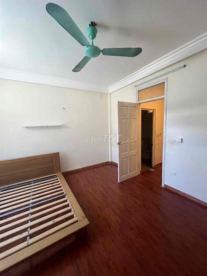 Cho thuê phòng 25m2 full nội thất,gần Linh Đàm giá 2.8TR