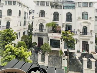Phòng khép kín trong biệt thự Louis city Hoàng Mai