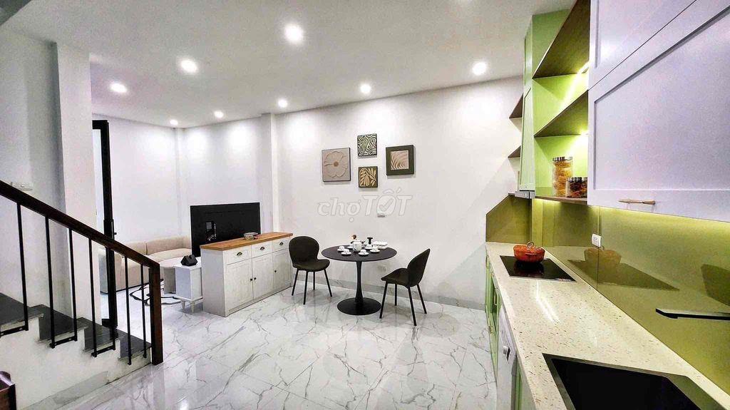 CHO THUÊ NGUYÊN CĂN NHÀ THẠCH BÀN - Ô TÔ ĐỖ GẦN - 3NGỦ, ĐỦ NỘI THẤT