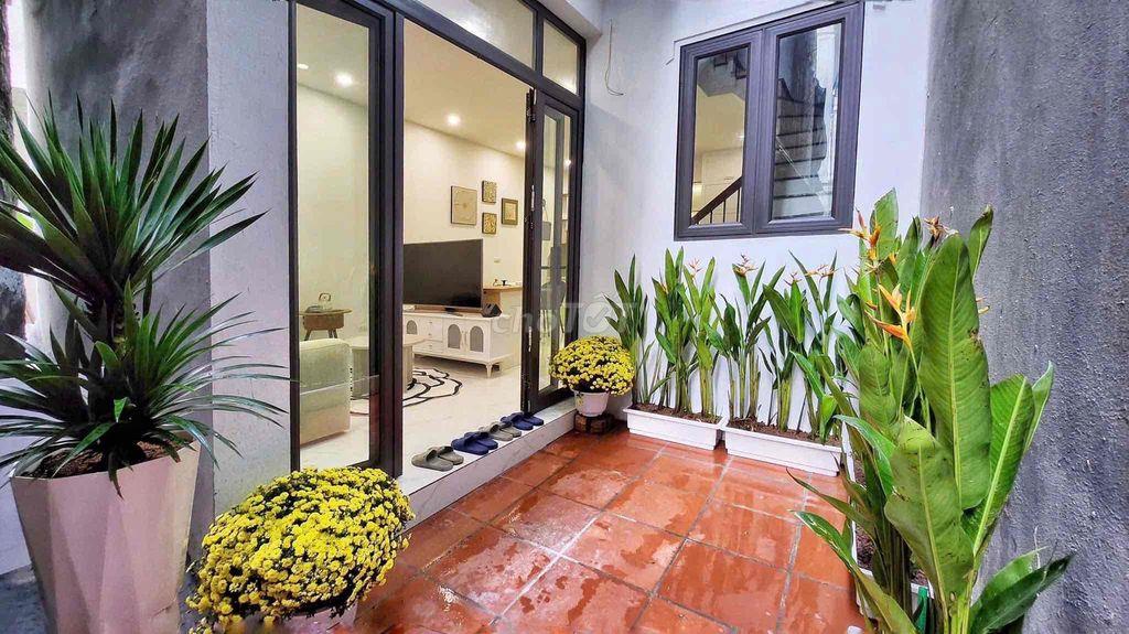 CHO THUÊ NGUYÊN CĂN NHÀ THẠCH BÀN - Ô TÔ ĐỖ GẦN - 3NGỦ, ĐỦ NỘI THẤT