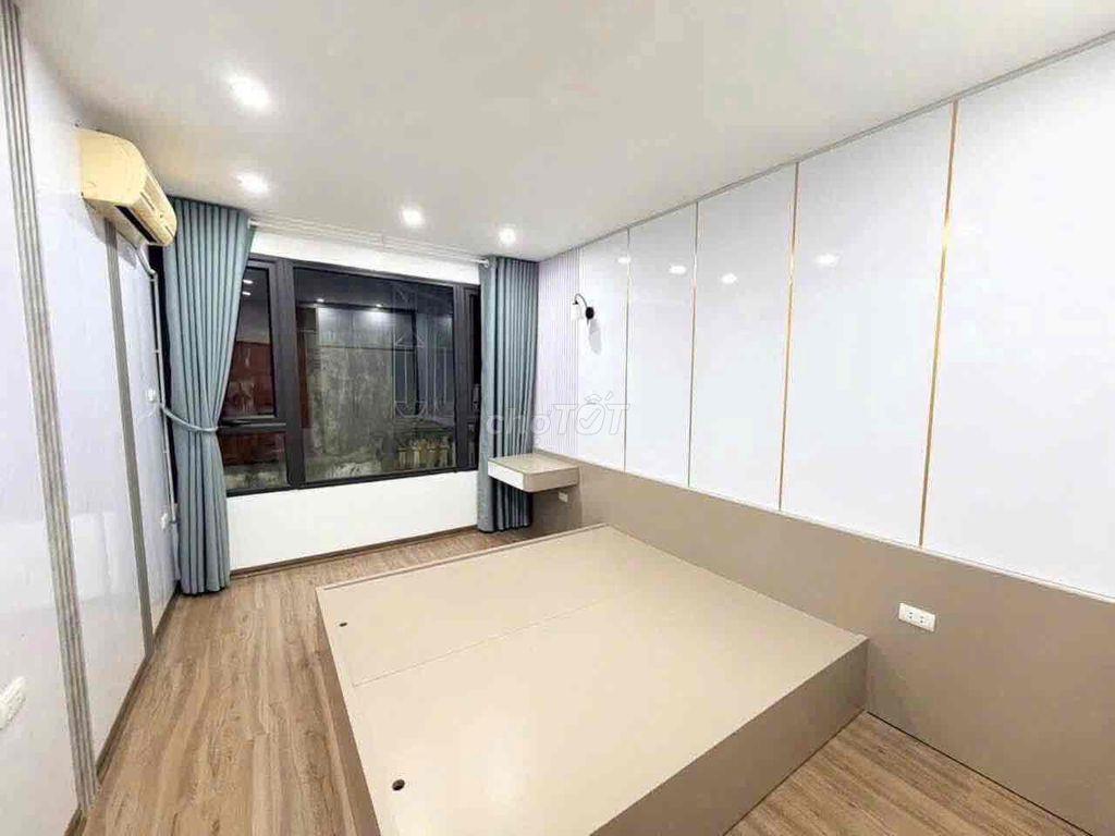CHO THUÊ NGUYÊN CĂN NHÀ PHỐ NGỌC THUỴ - Ô TÔ ĐỖ GẦN - 3PN- NỘI THẤT